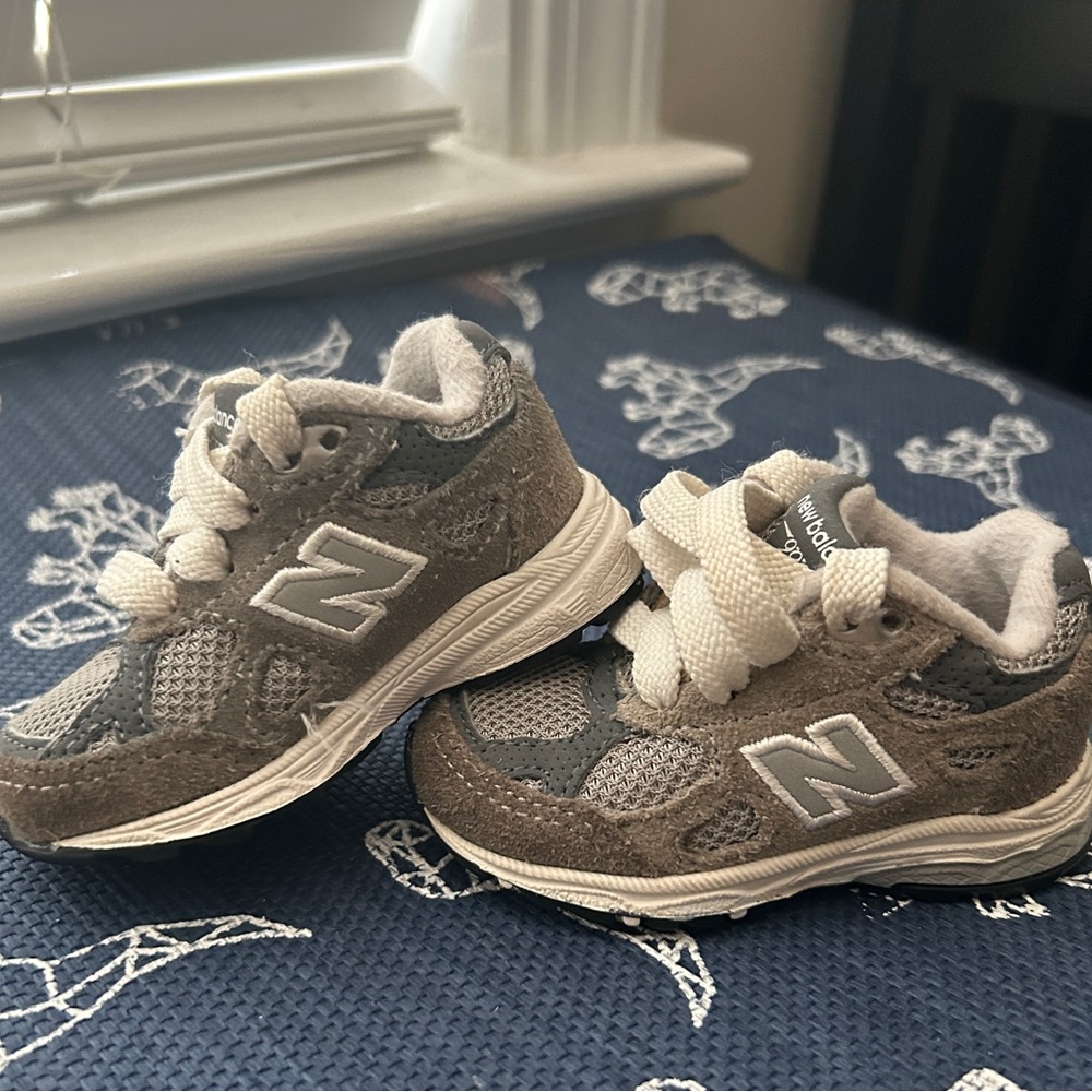 New Balance INFANT, regularly worn. View pictures for more detail
